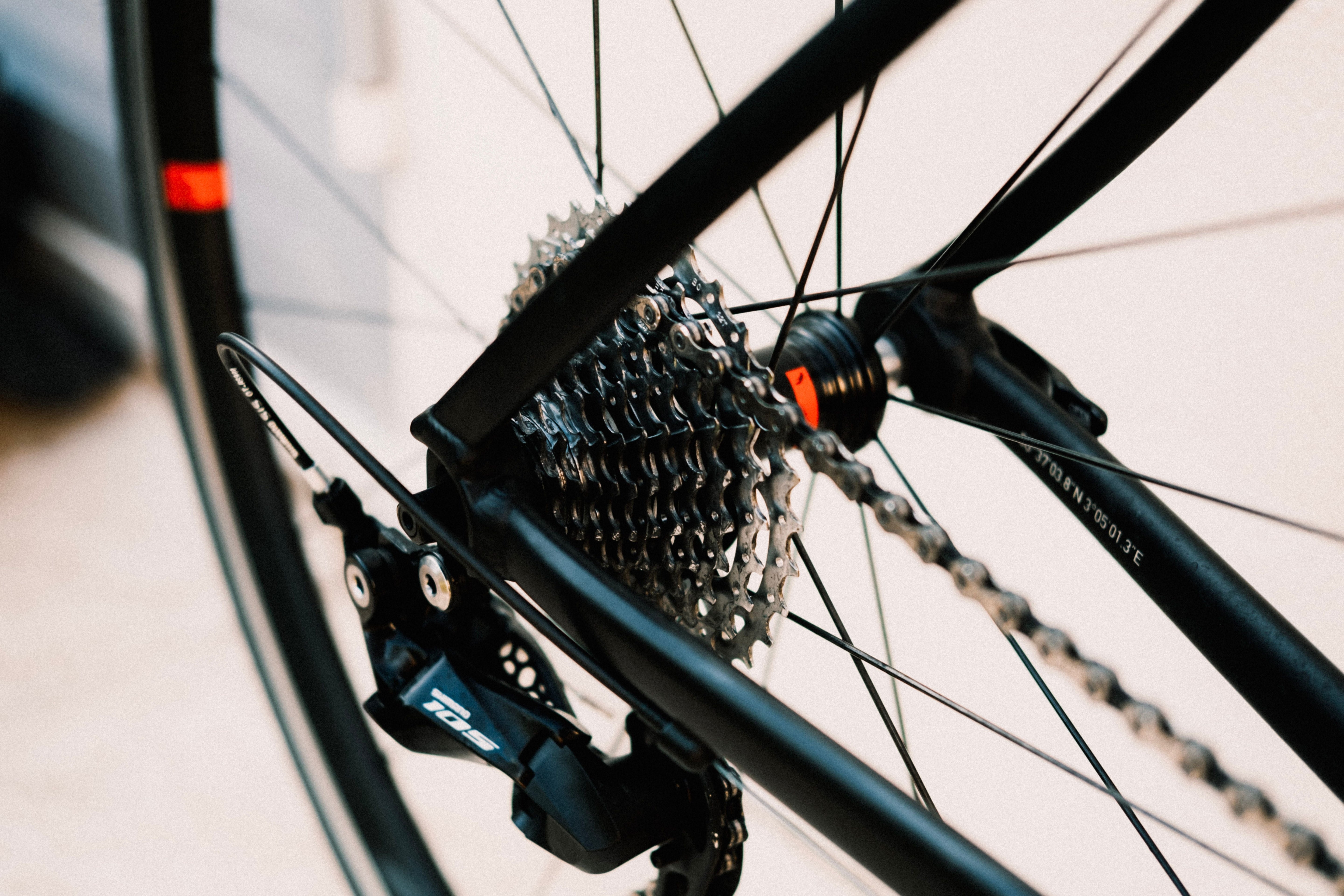 Mantenimiento de la cadena de la bici: los vatios que pierdes sin saberlo